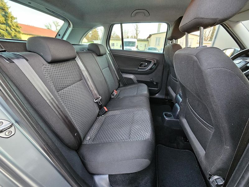 Škoda Fabia 1.2 TSI 63kW AMBITION,TEMPOMAT - fotka 30 z 37