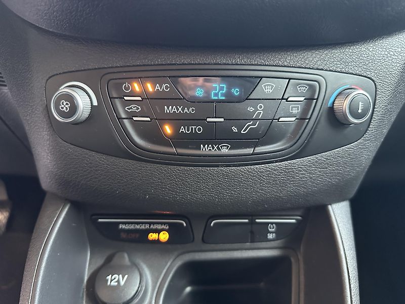 Ford Tourneo Courier Trend 1.0 EcoBoost 100k man. - fotka 19 z 21