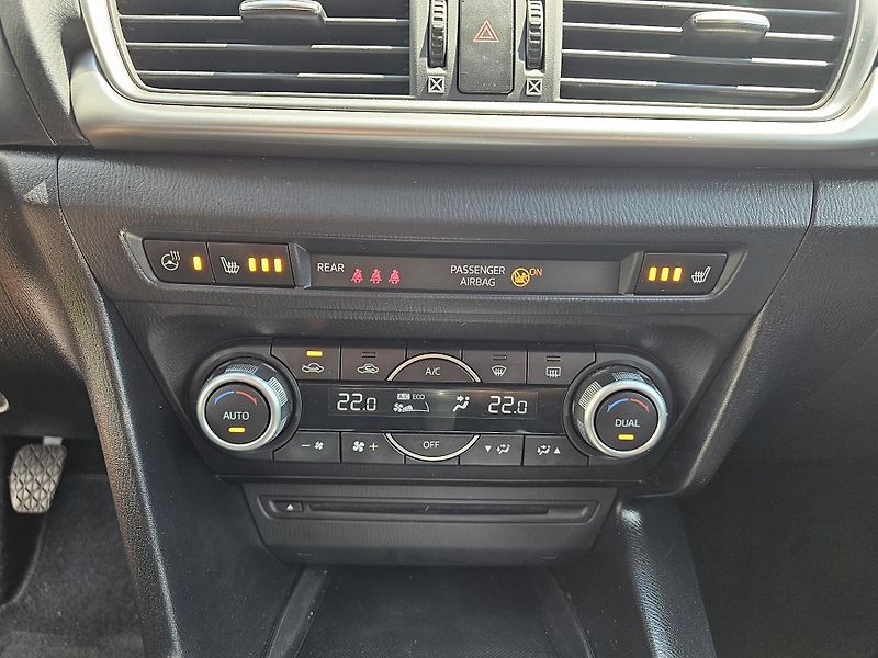 Mazda 3 (2018) 2.0i, NAVI - fotka 13 z 28