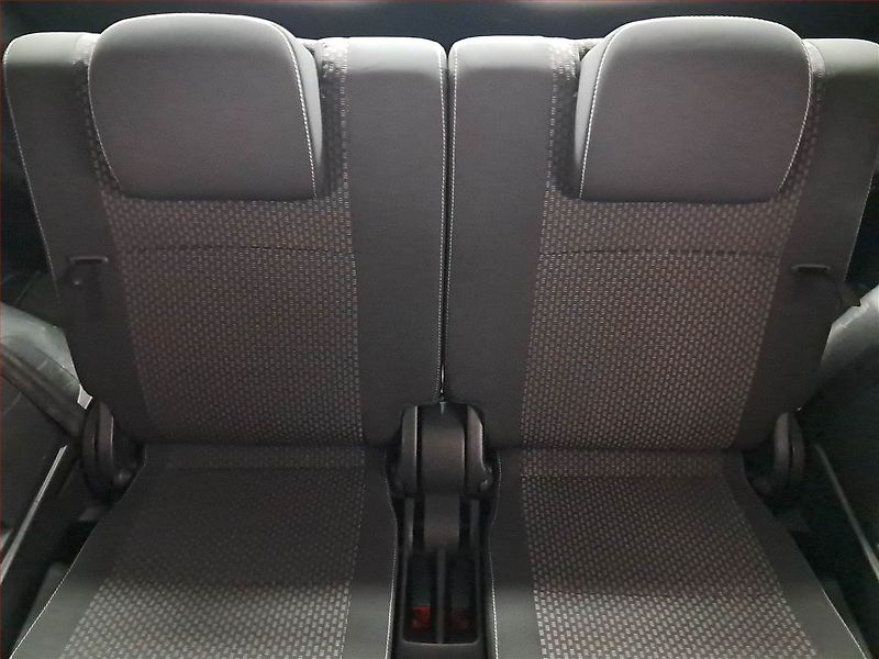Toyota Verso (2013) 2.0 D-4D, 7 míst, Navi - fotka 19 z 19