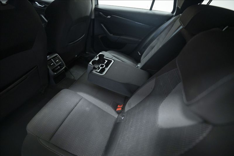 Škoda Octavia 2,0 TDI VÝHŘEV ČR 2x KOLA - fotka 15 z 35
