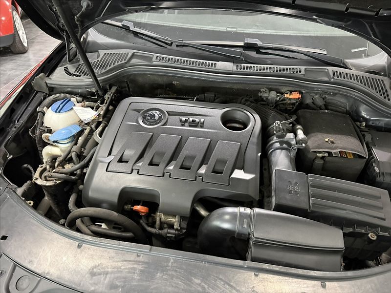 Škoda Superb 2,0   TDI 103KW ELEGANCE XEN - fotka 33 z 34