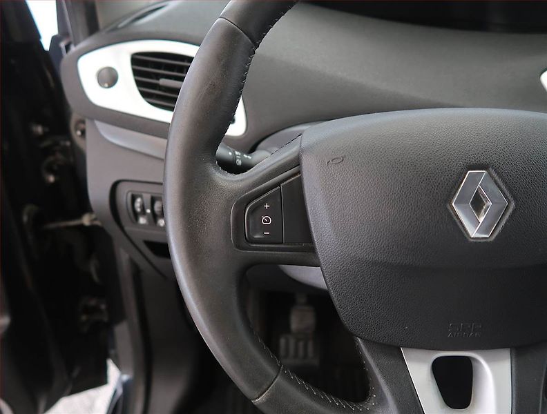 Renault Scénic (2009) 1.9 dCi, Serv.kniha, Tažné - fotka 15 z 18