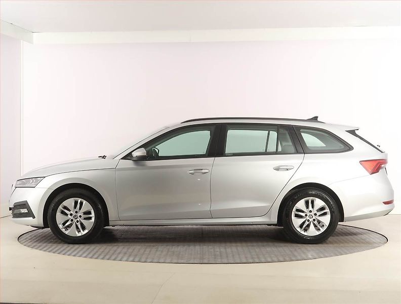 Škoda Octavia (2023) Ambition 2.0 TDI, digi klima - fotka 3 z 24
