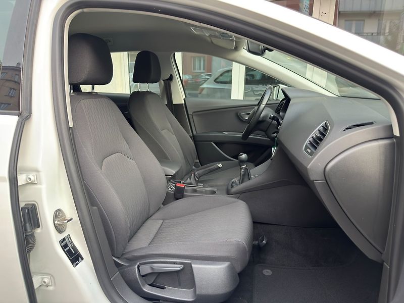Seat Leon (2016) 1.6 TDI Style - fotka 11 z 25