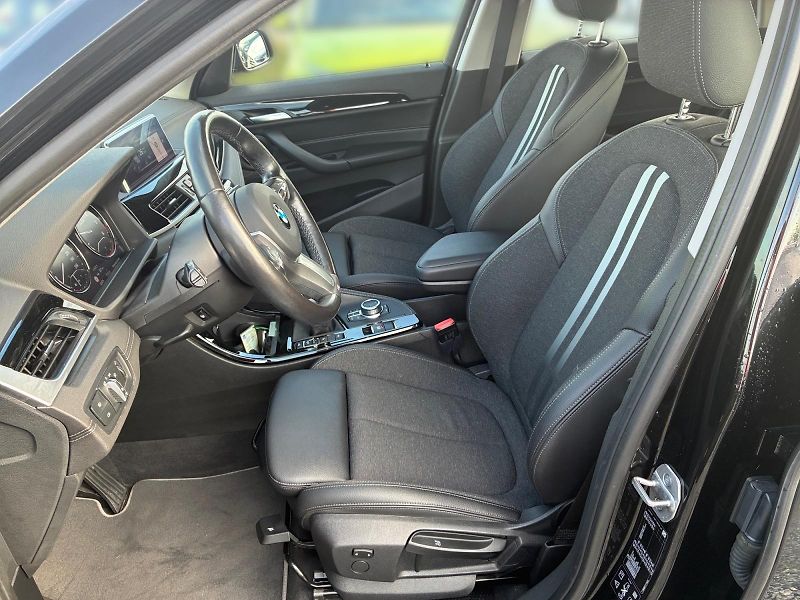 BMW X1 (2021) xDRIVE 18d 110kW 4x4 CZ DPH - fotka 7 z 11