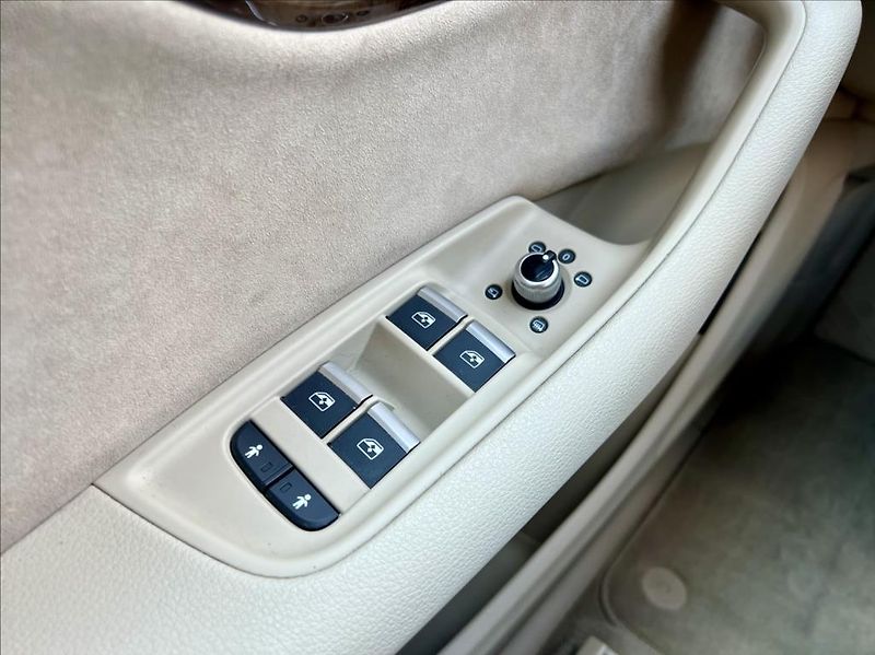 Audi Q7 3,0 TDi  MATRIX  VZDUCH  200kW - fotka 50 z 54