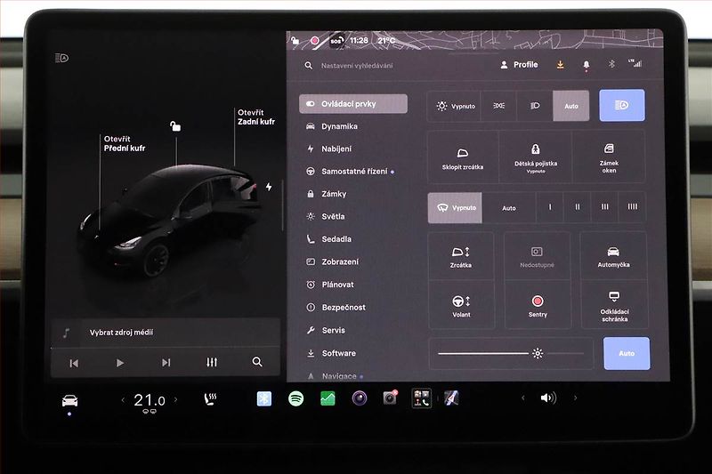 Tesla Model Y (2023) Long Range AWD 79kWh, SoH 91% - fotka 15 z 27