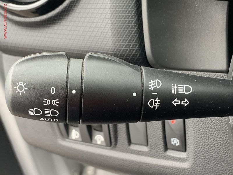 Renault Clio (2019) 0.9TCe, AC, výhřev sed - fotka 18 z 22