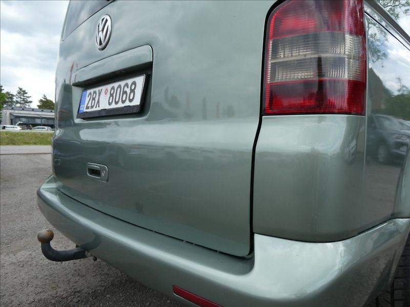 Volkswagen Caravelle 2,5 TDi 96kW LONG 8.míst,závěs - fotka 9 z 33