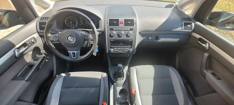Volkswagen Touran (2013) 1,2TSi 77kW benzín „Life“ - fotka 14 z 35