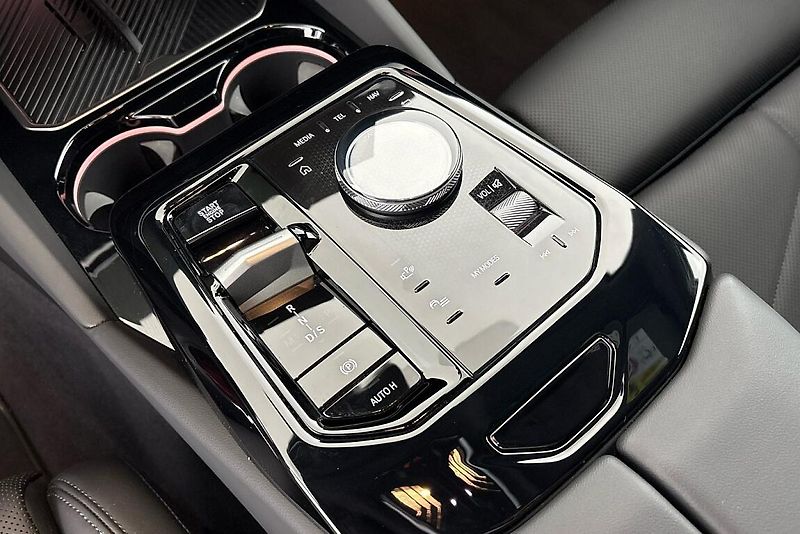 BMW Řada 5 řady 5 | 520d xDrive - fotka 21 z 24