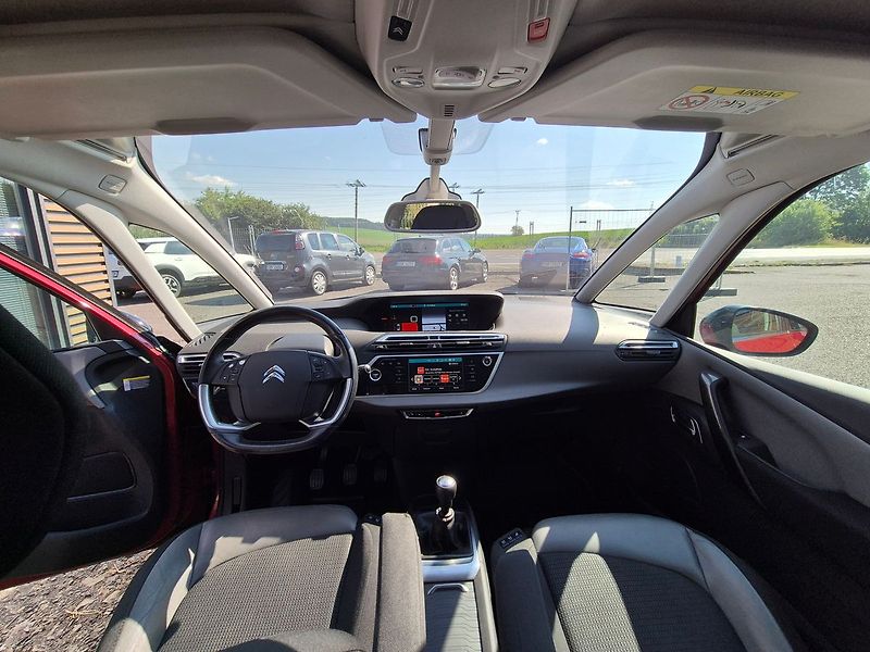 Citroën C4 Picasso 1.2 96kW Manuál, SHINE výbava - fotka 12 z 26