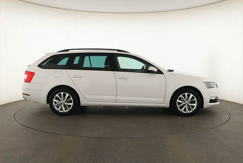 Škoda Octavia (2019) Ambition 1.6 TDI, ČR,1.maj - fotka 6 z 18