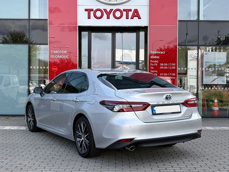 Toyota Camry 2,5 Hybrid  Executive VIP - fotka 2 z 20