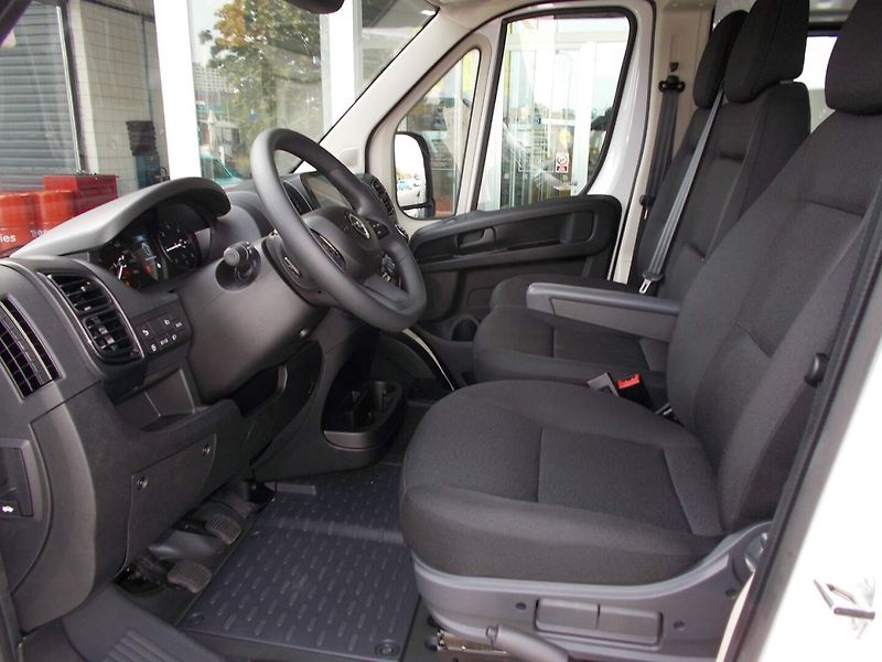 Opel Movano (2026) Van 3500 L3H2 2.2 CDTi 140k 6- - fotka 15 z 31