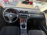 Volkswagen Passat (2008) 1.9TDi, AC, výhřev sed - náhled 8