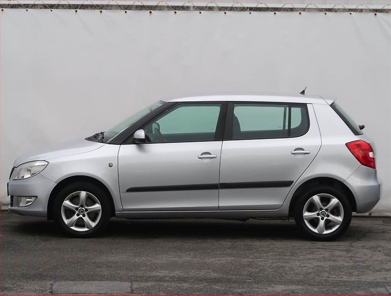 Škoda Fabia (2011) Ambition 1.2 TSI, Serv.kniha - fotka 3 z 18
