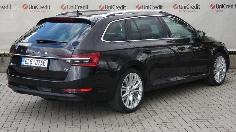 Škoda Superb 1.4 TSI iV Style DSG - fotka 3 z 27