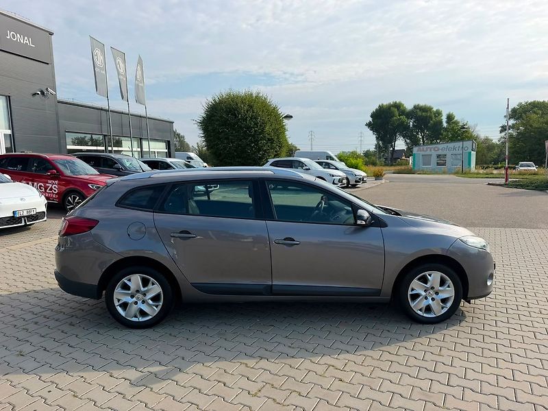 Renault Mégane Kombi Authentique 1.6 16V 100 - fotka 14 z 21