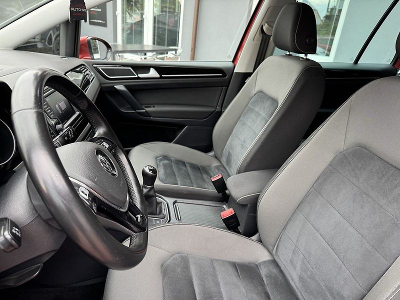 Volkswagen Golf Sportsvan (2016) 1.4TSi HighLine Xenony Navi - fotka 23 z 48
