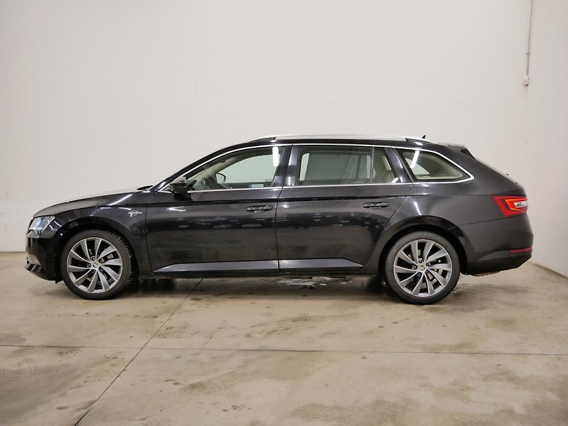 Škoda Superb - fotka 3 z 25