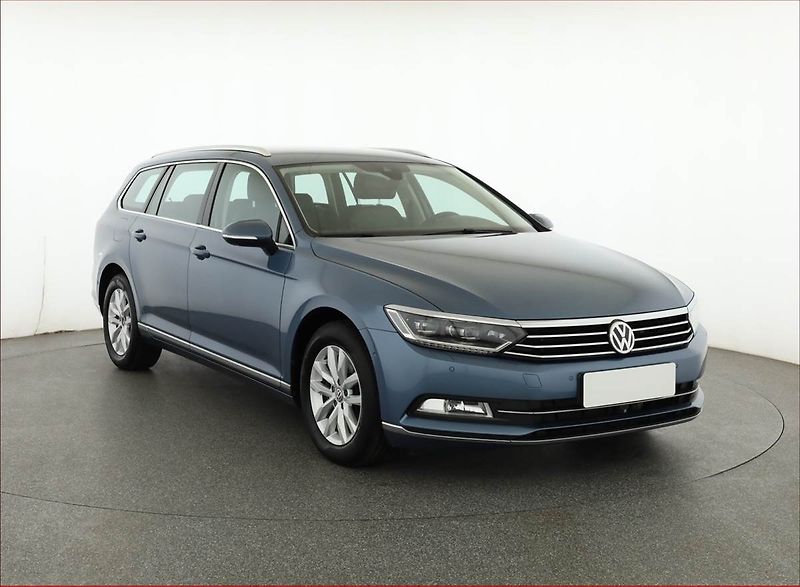 Volkswagen Passat (2015) Highline 2.0 TDI, Navi - fotka 1 z 19