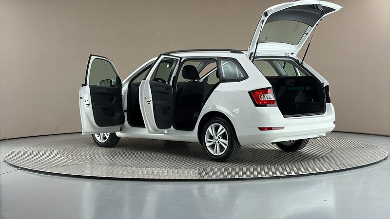 Škoda Fabia 1.0 TSI Ambition Combi - fotka 7 z 22