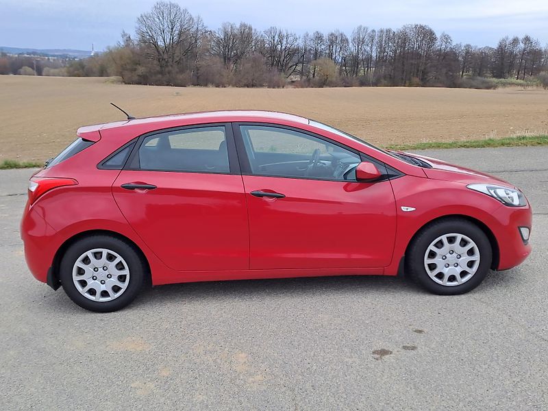 Hyundai i30 1.4i PĚKNÝ STAV, SERVISKA - fotka 4 z 32