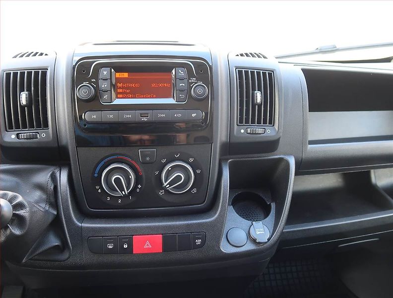 Peugeot Boxer (2024) 2.2 BlueHDi, L2H2, 1.0t, ČR - fotka 9 z 14