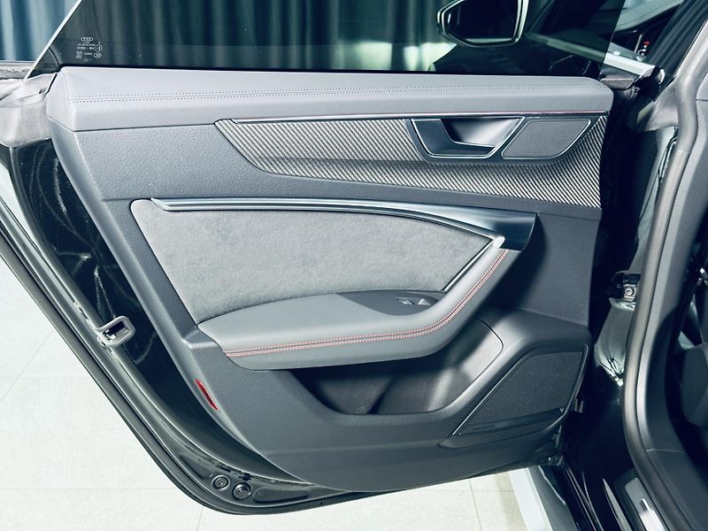 Audi RS 7 (2022) CARBON*VALCONA*NEZ.TOP*ZÁRUKA - fotka 36 z 43