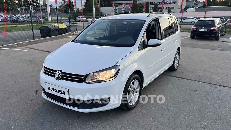 Volkswagen Touran (2014) 1.6 TDi, 1.maj,ČR - fotka 1 z 3