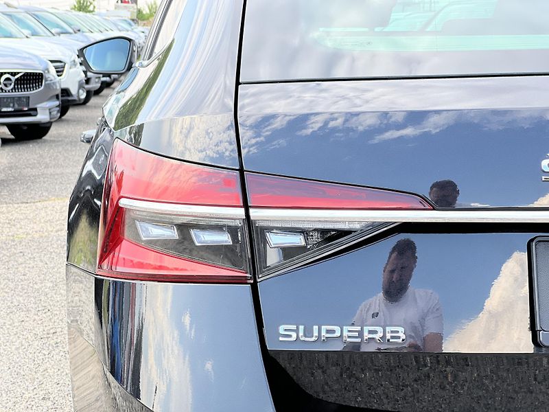 Škoda Superb 2.0TDi 110kw L&K ČR 1.MAJ DPH - fotka 48 z 50