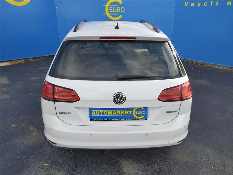 Volkswagen Golf 1,6 TDI 81kW BlueMotion Varian - fotka 5 z 18