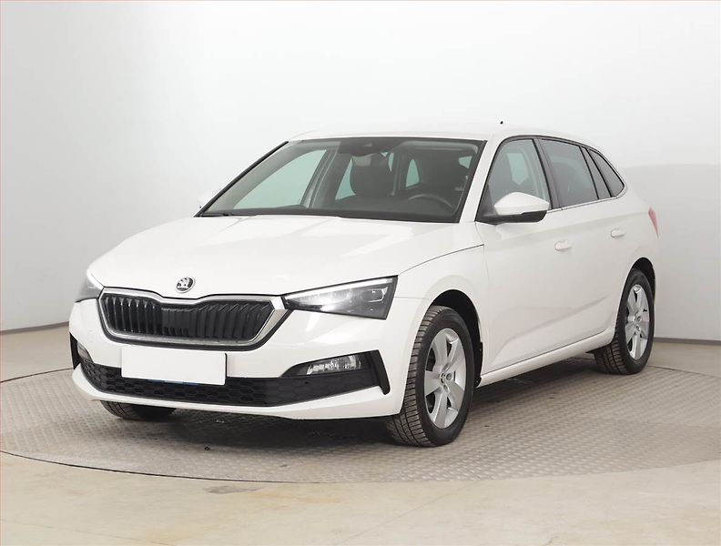 Škoda Scala (2023) 1.0 TSI, ČR,1.maj, Tempomat - fotka 2 z 18