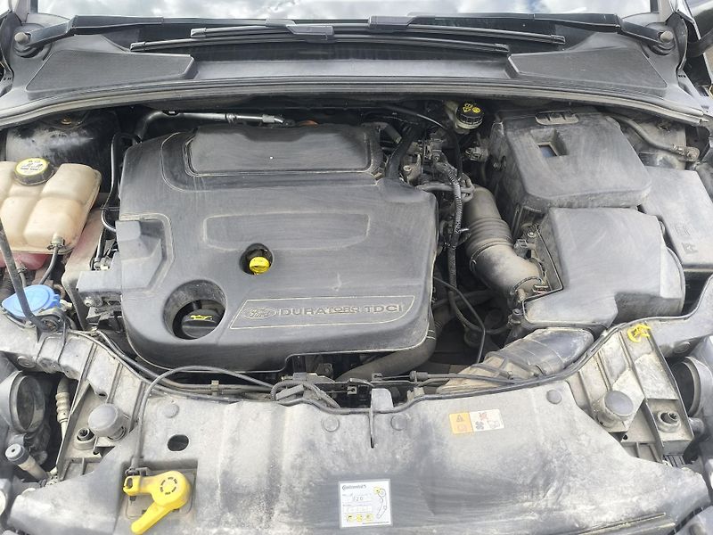 Ford Focus 2.0TDCI103KW,MAX VÝBAVA,KRÁSNÝ - fotka 24 z 24