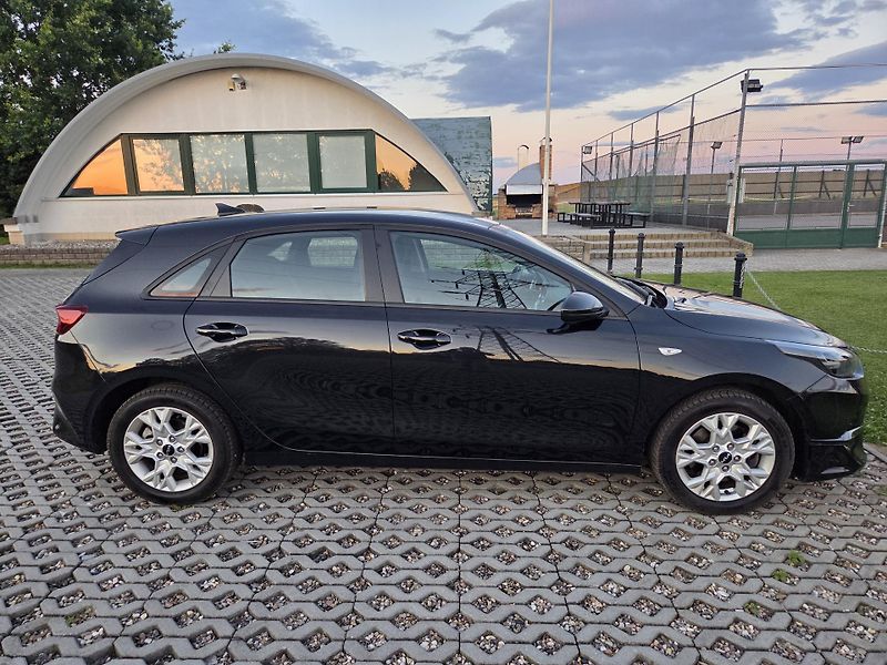 Kia Ceed (2022) 1.0 T-GDI 74 kW Spin,CZ,DPH - fotka 4 z 26