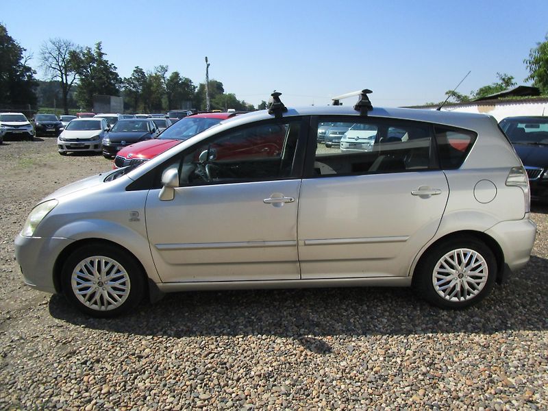 Toyota Corolla Verso 2,0D-85KW - fotka 3 z 17
