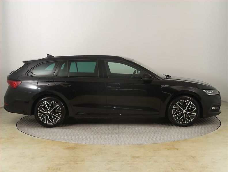 Škoda Octavia (2023) 2.0 TDI - fotka 6 z 26
