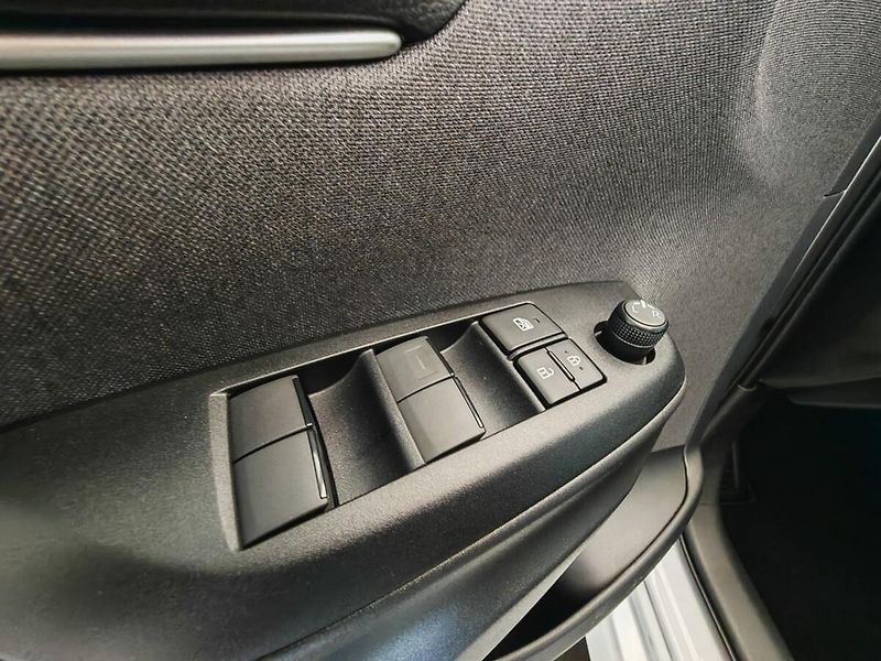 Toyota Yaris 1.5 Hybrid Comfort - fotka 18 z 28