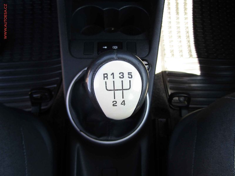 Škoda Fabia (2008) 1.2 i, ČR, STK5/28 - fotka 15 z 17