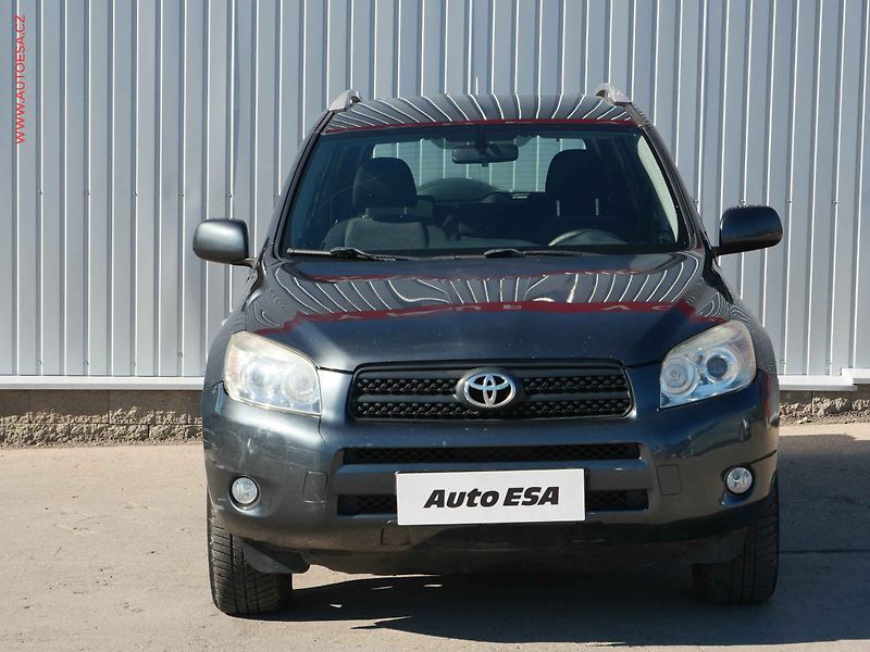 Toyota RAV4 (2007) 2.2 D4-D 4x4, AC, TZ - fotka 2 z 16