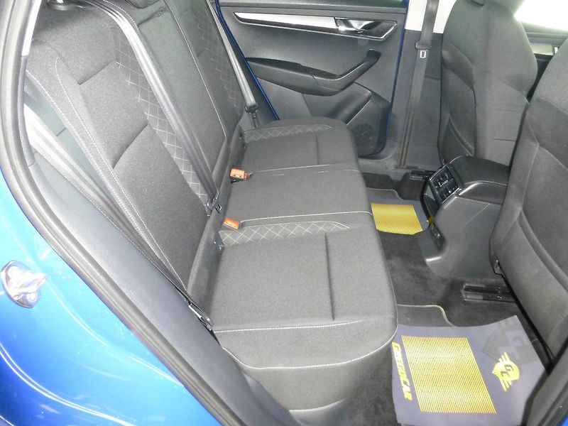 Škoda Karoq (2019) 1,6TDI*PARK.S**ALU***VYHŘ.SED. - fotka 24 z 28
