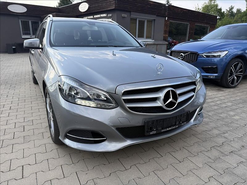 Mercedes-Benz Třídy E E 300de Hybrid Vzduch - fotka 2 z 17