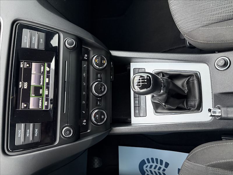 Škoda Octavia 2,0 TDI 110 KW STYLE - fotka 12 z 23