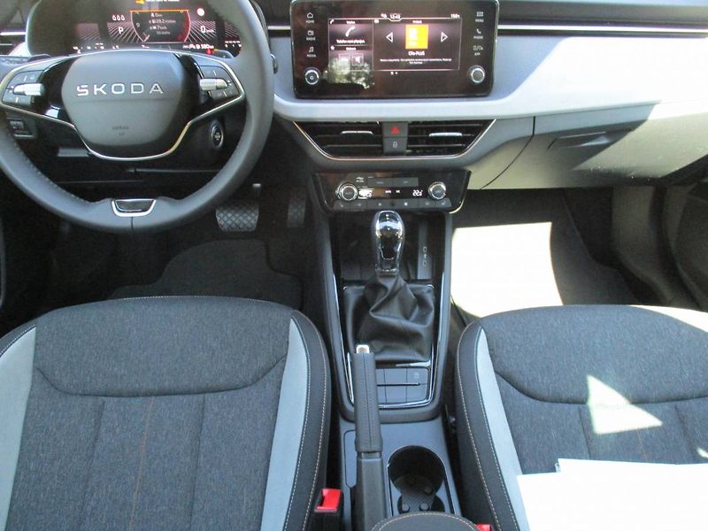 Škoda Kamiq Top Selection 1,0TSI 85kW DSG/ - fotka 12 z 15