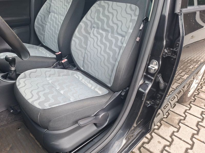 Škoda Fabia (2008) 1.4i 63kW -AUT.KLIMA-TEMPOMAT - fotka 19 z 30