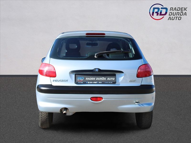 Peugeot 206 1,4 i  KLIMATIZACE - fotka 6 z 20