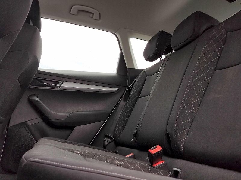 Škoda Karoq (2018) Ambition Plus 2,0 Tdi 110 Kw 4 - fotka 23 z 35