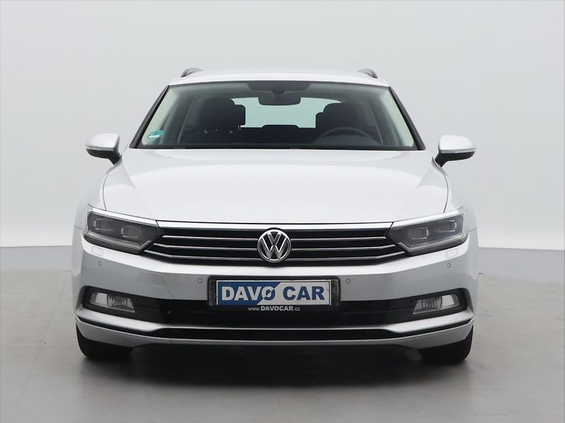 Volkswagen Passat 2,0 TDI 110kW Highline LED - fotka 2 z 24